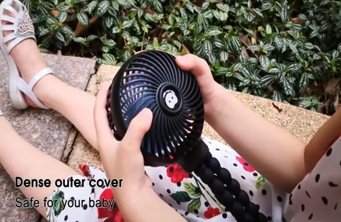 A stroller fan can protect your child’s skin in several ways